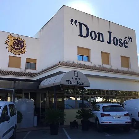 Hospedium Don Jose كاستالا