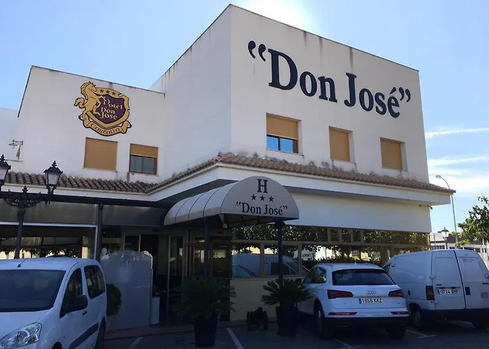 Hospedium Don Jose كاستالا
